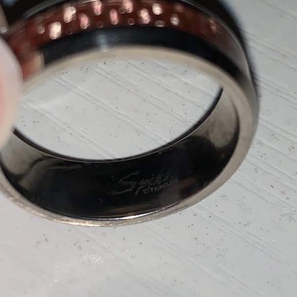 Solid Titanium Pink Carbon Fiber Inlay Band Ring, Size 5 - Picture 10 of 13